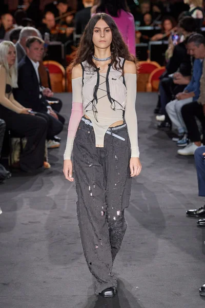 Look 37